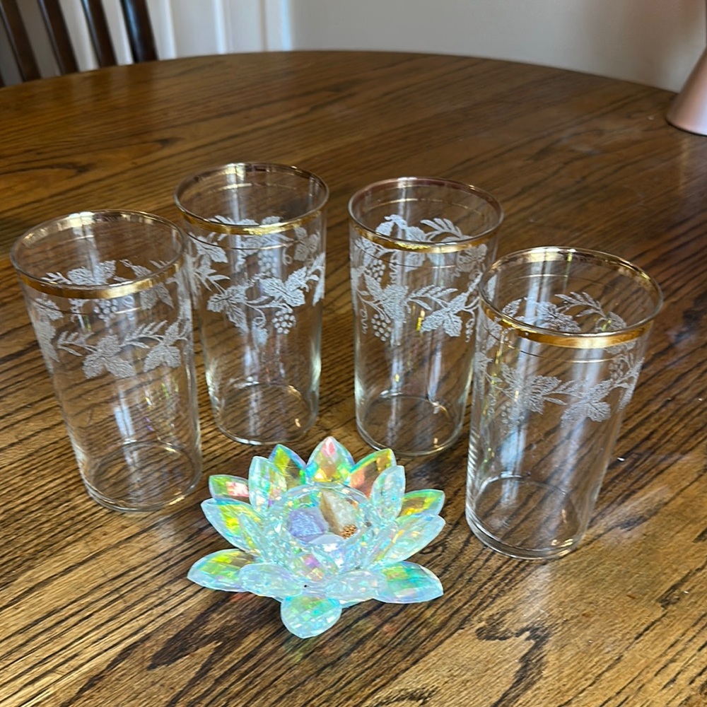 Vintage Set of 4 Gold Rimmed Floral Glasses 70’s